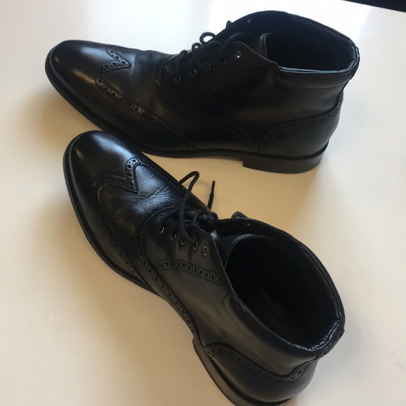 Cole Haan Black Dress Shoes. - Picture 4 of 4